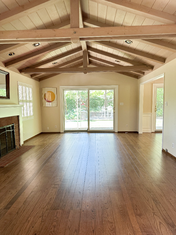 1582 Silver Dell Rd - Photo 3 of 20