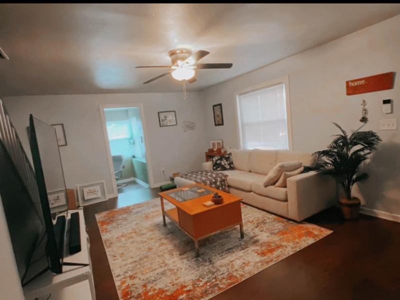 8013 Crescent Rd - Photo 2 of 6