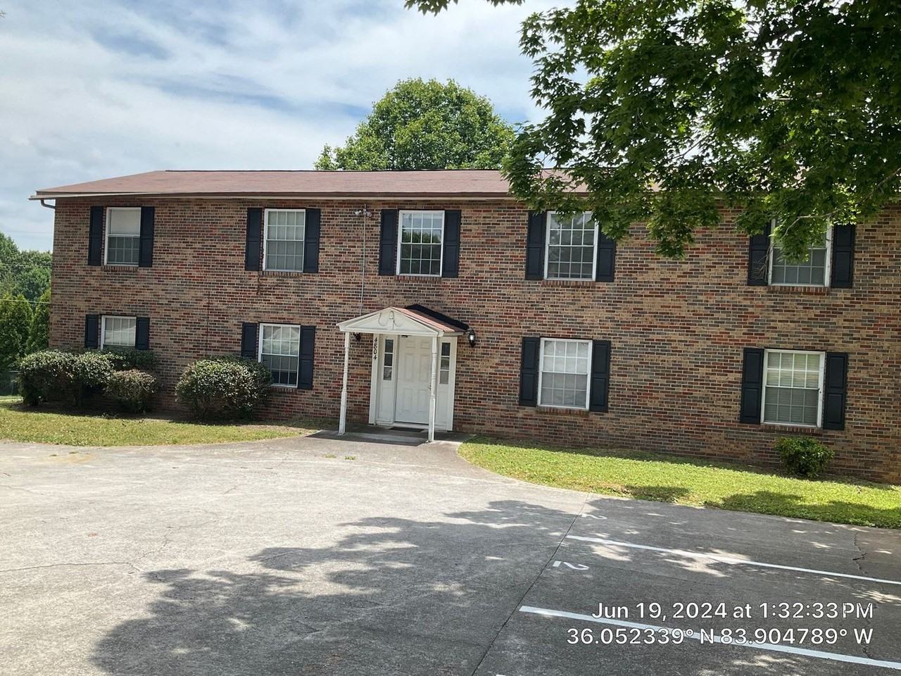 [04804C] - Photo 2 of 17