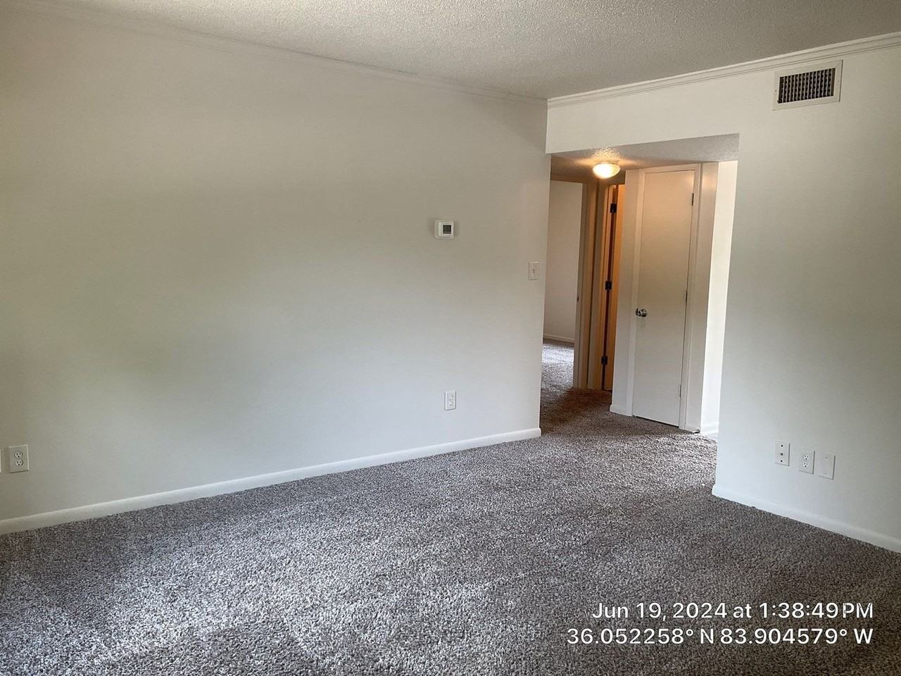 [04804C] - Photo 3 of 17