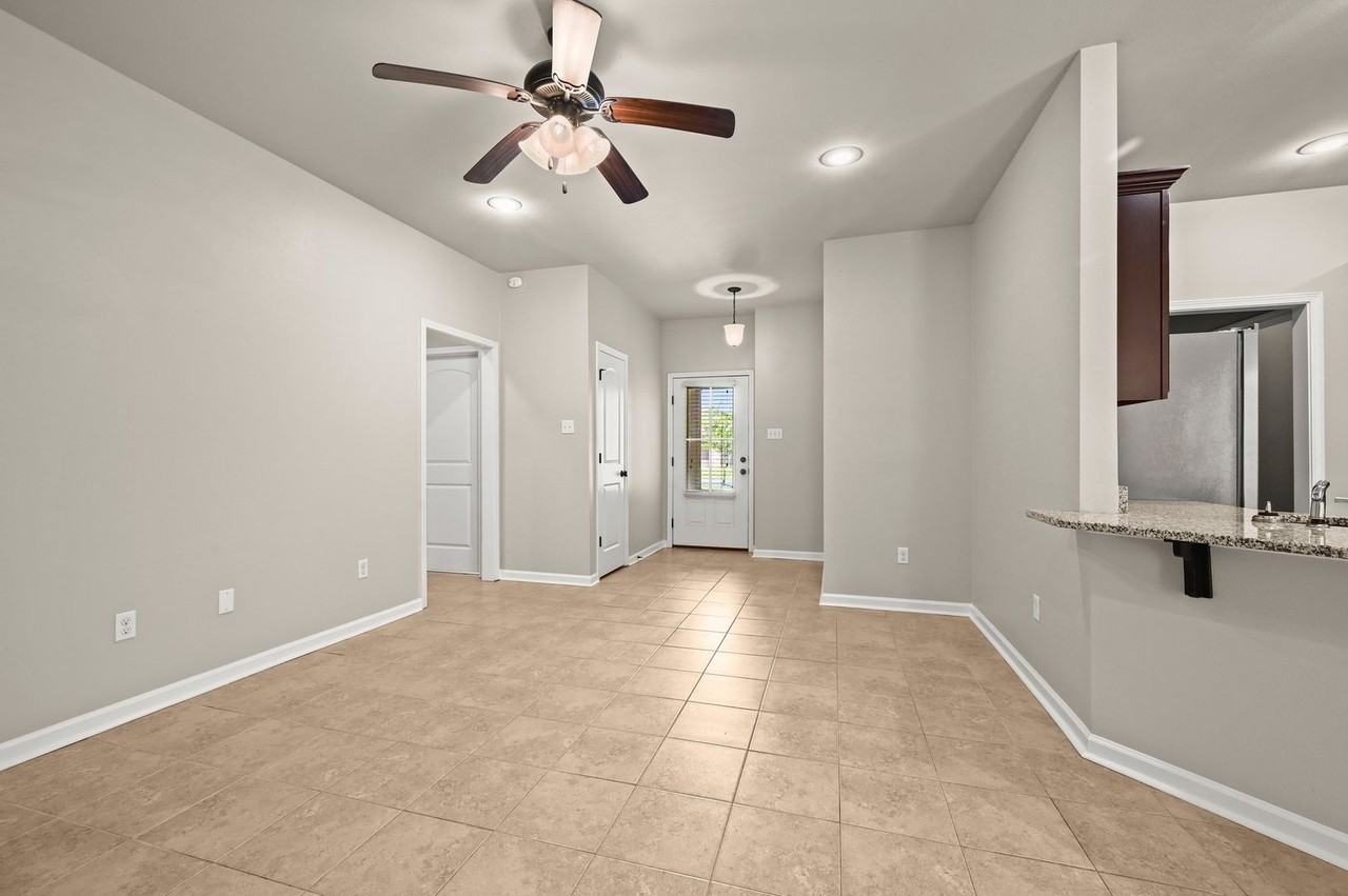 15339 Mossystone Dr - Photo 3 of 17