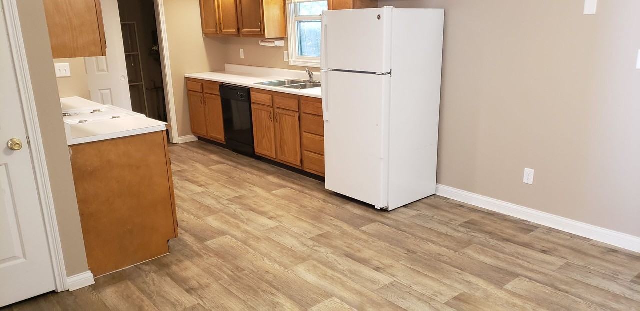 1810 Kraig Dr - Photo 3 of 8