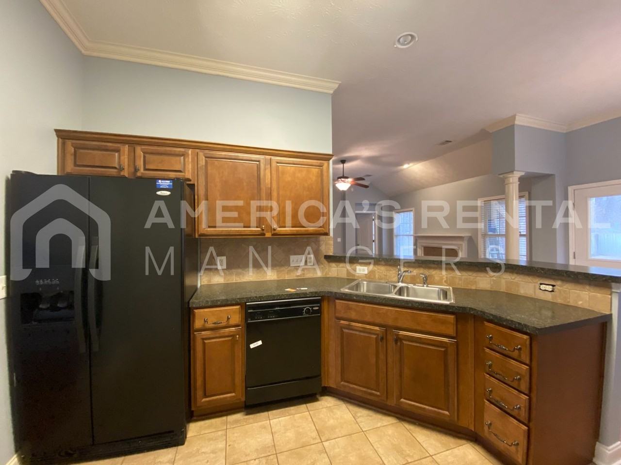 6253 Sycamore Dr - Photo 5 of 28