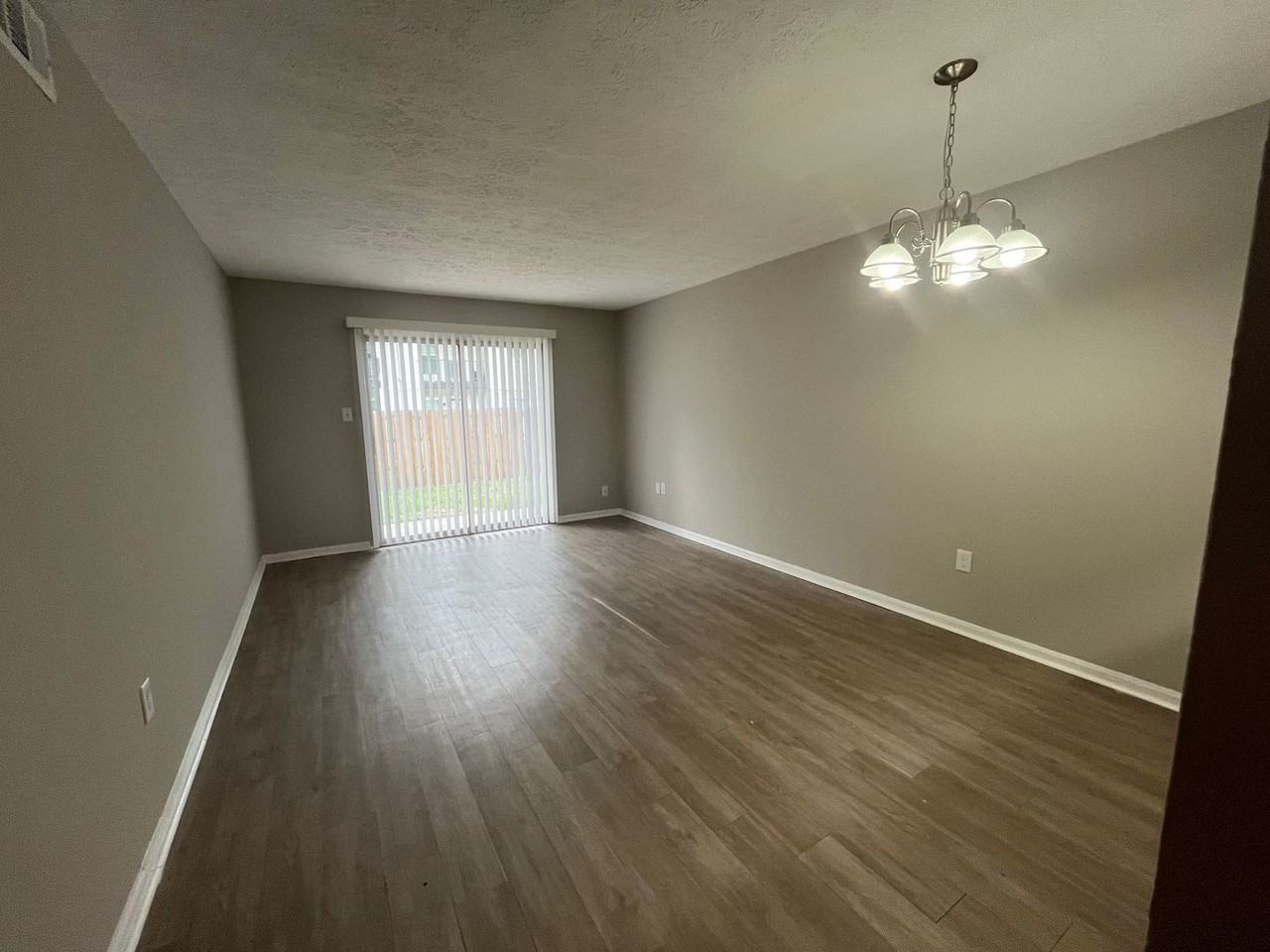 Springfield Manor - Photo 4 of 32