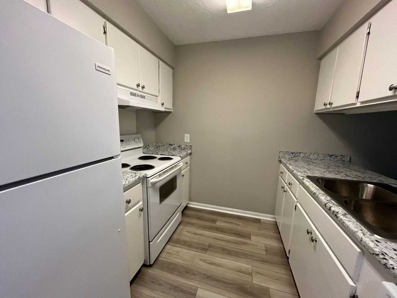 Springfield Manor - Photo 5 of 29