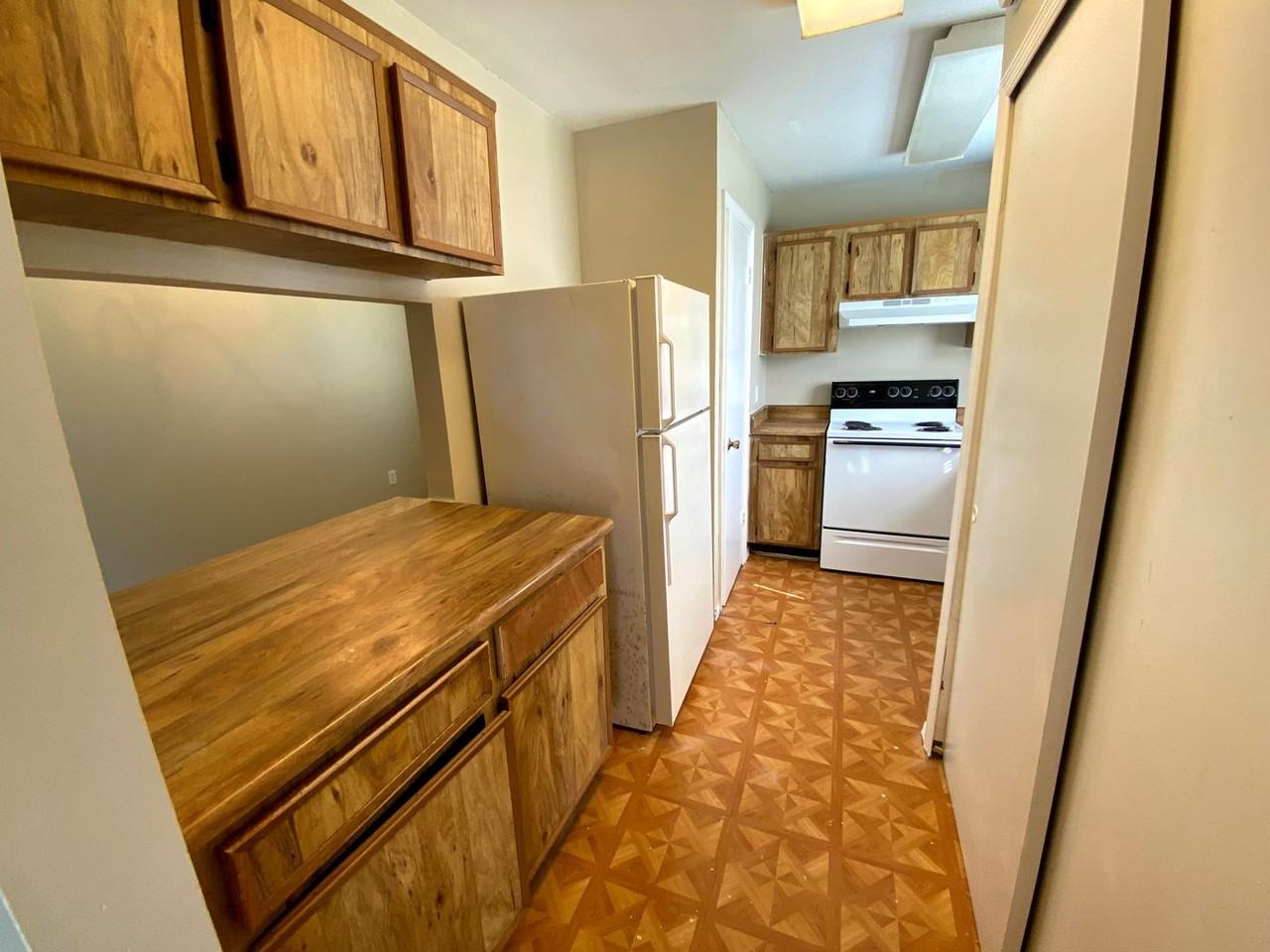 4148 Pershing Pointe Pl #1 - Photo 4 of 28