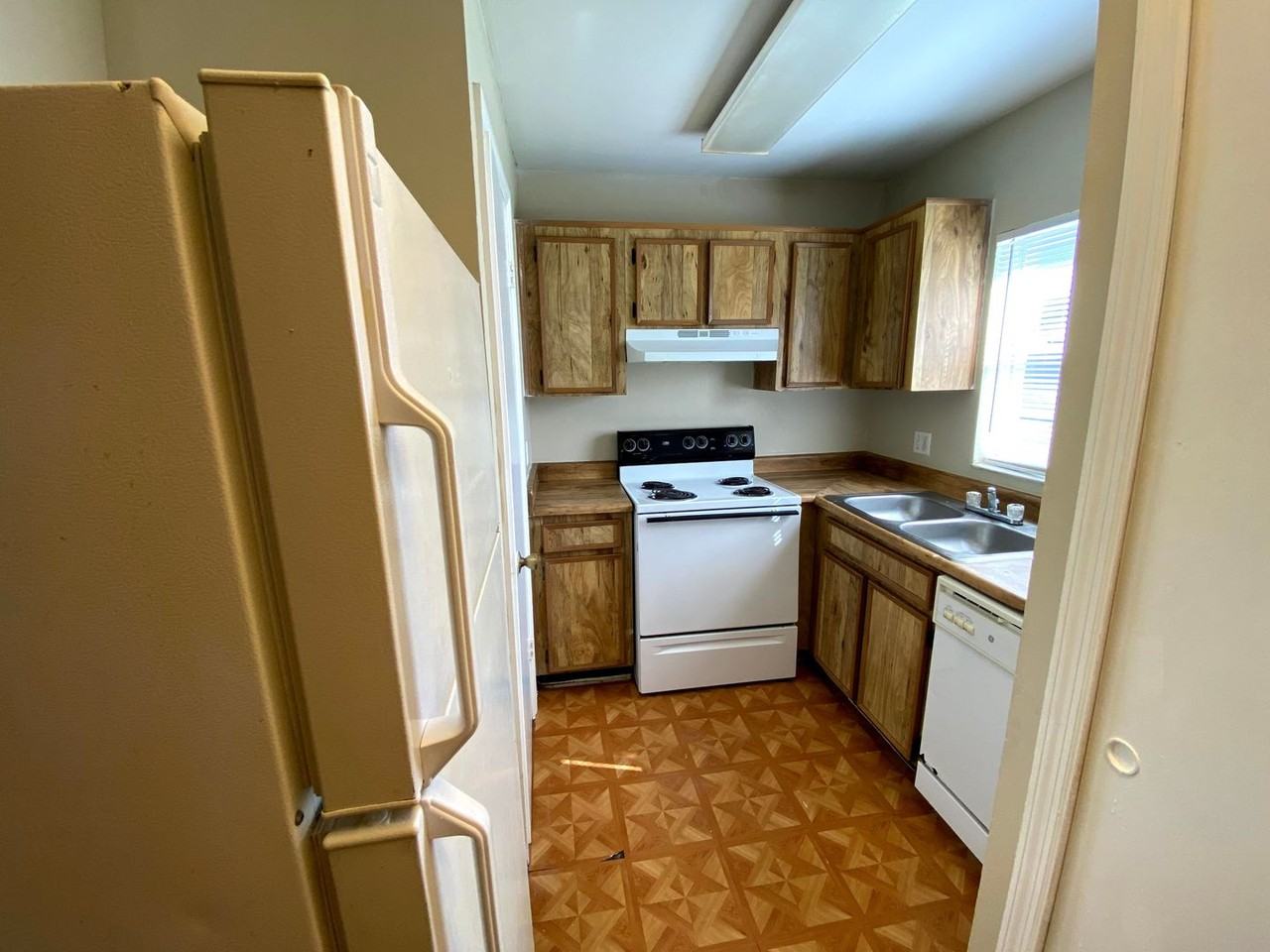 4148 Pershing Pointe Pl #1 - Photo 7 of 28