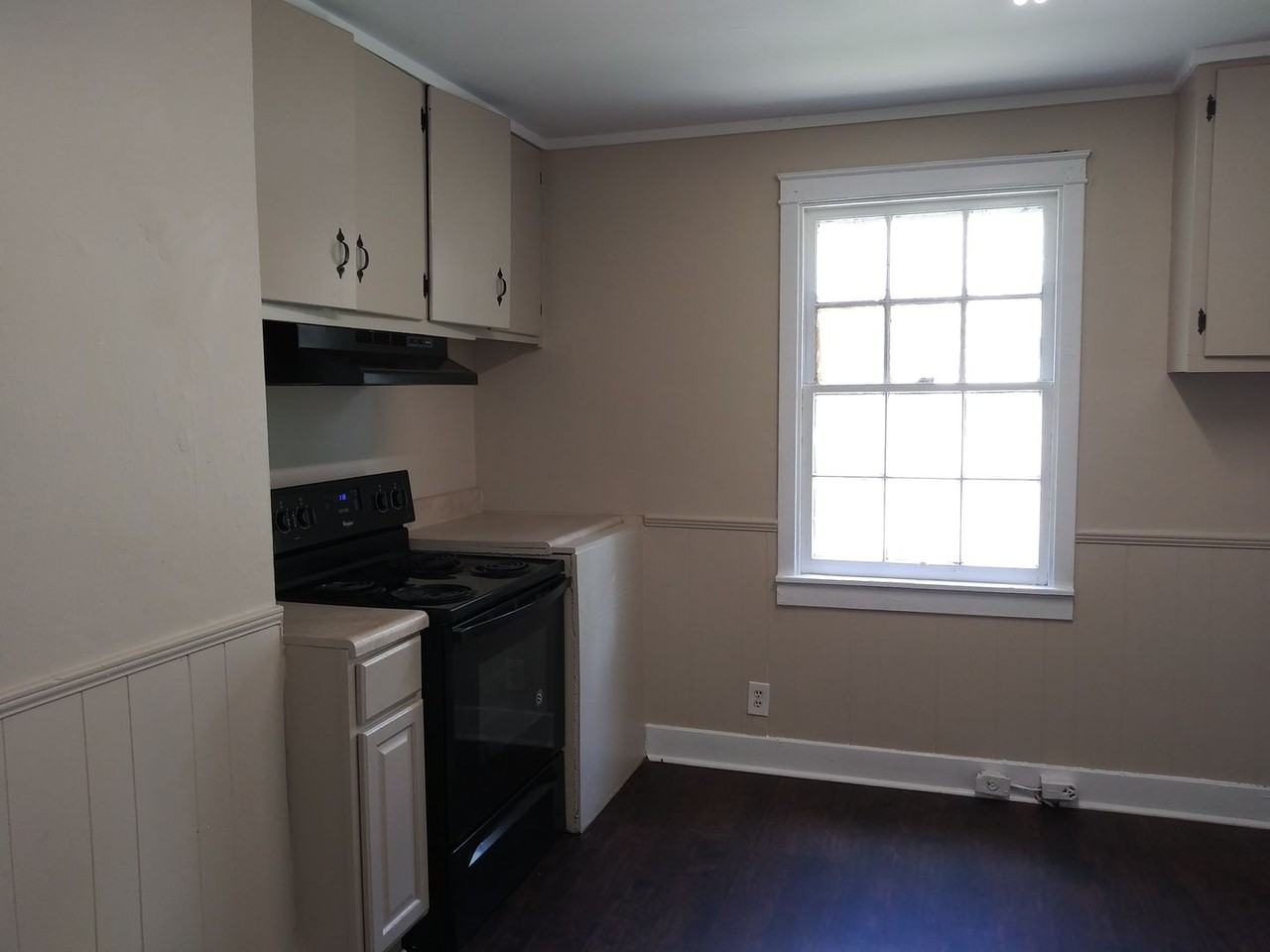 1020 7th Ave Se - Photo 2 of 6
