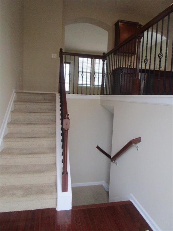 12720 Tamworth Dr - Photo 2 of 24