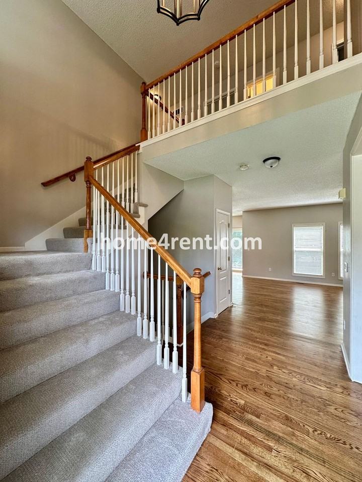 17825 W 160th St - Photo 6 of 50