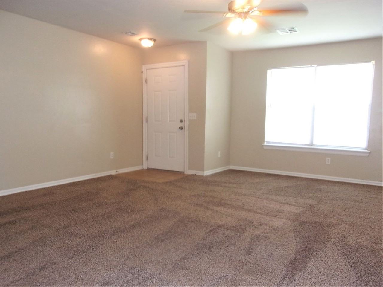 912 Nw 109th St - Photo 2 of 35