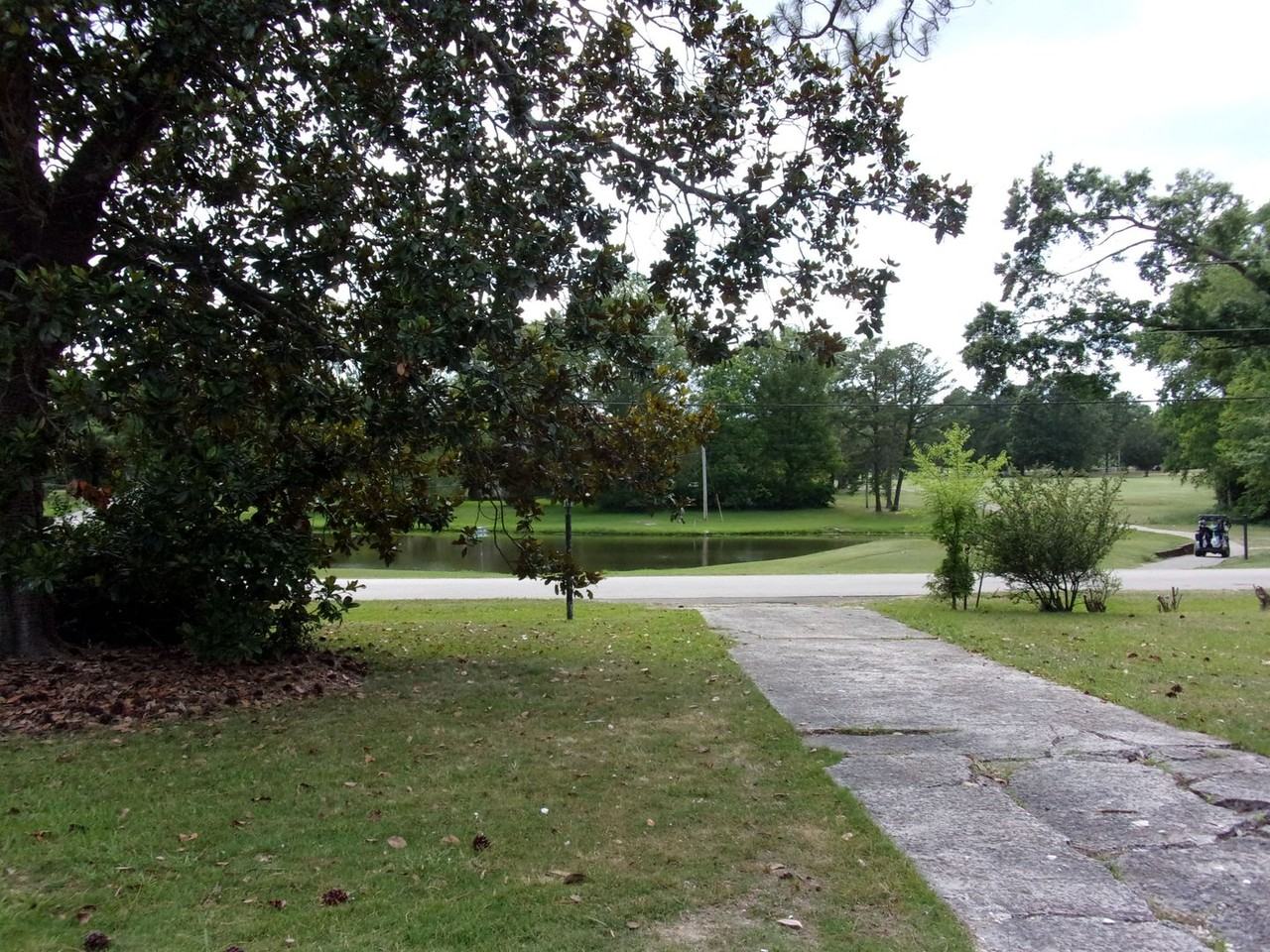 323 Fairway Cir - Photo 3 of 22