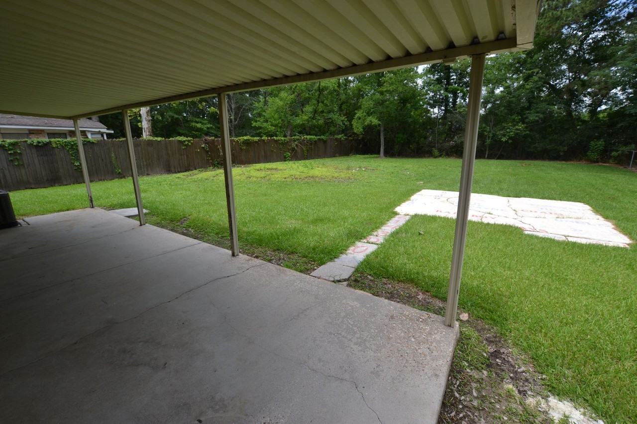 955 Whitehead St - Photo 3 of 26