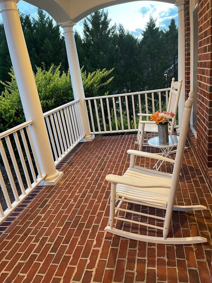 140 Greyfield Dr - Photo 3 of 50