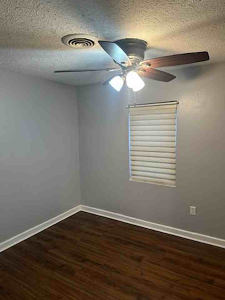 851 Yale Ave - Photo 3 of 10