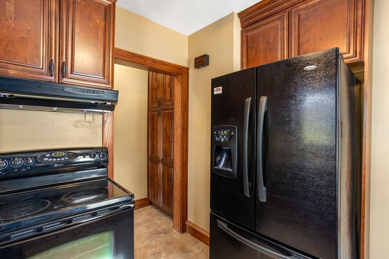 177 14th St - Photo 4 of 16