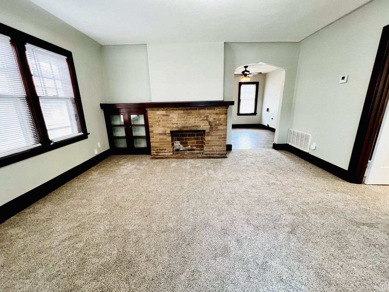 1533 Nw 45th St - Photo 2 of 11
