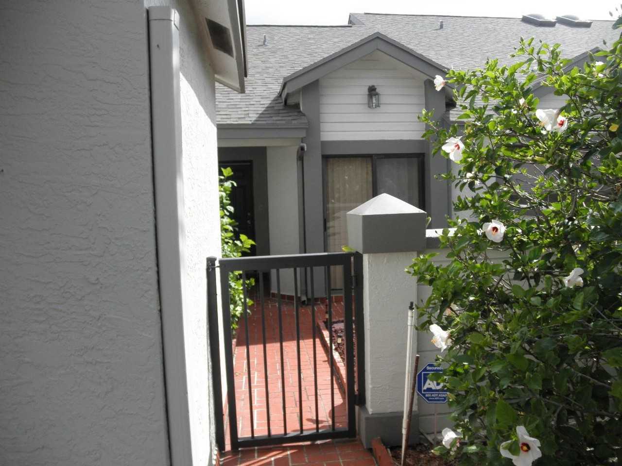 1004 Landings Blvd - Photo 3 of 24