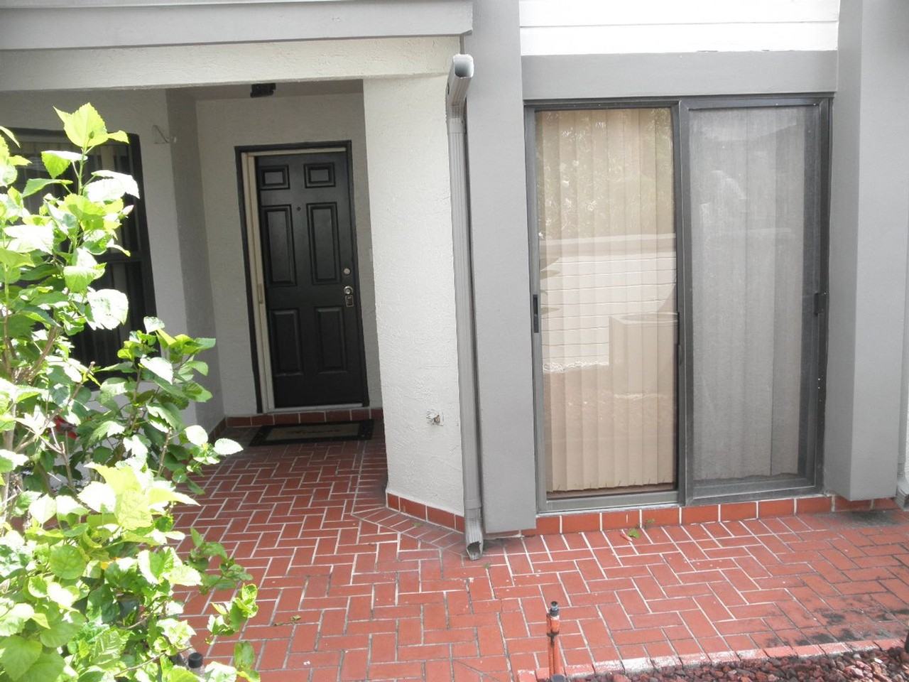 1004 Landings Blvd - Photo 5 of 47