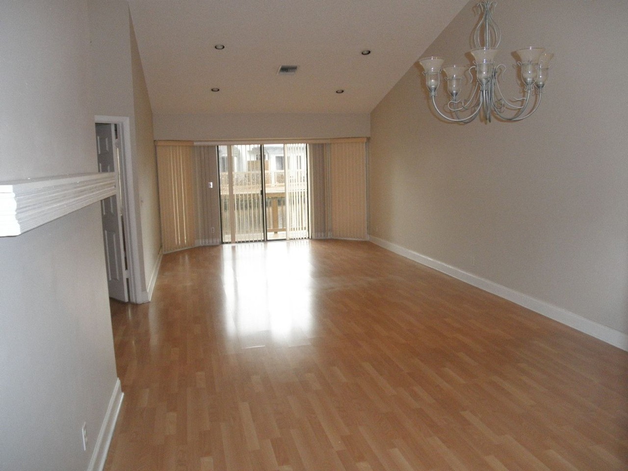 1004 Landings Blvd - Photo 7 of 47