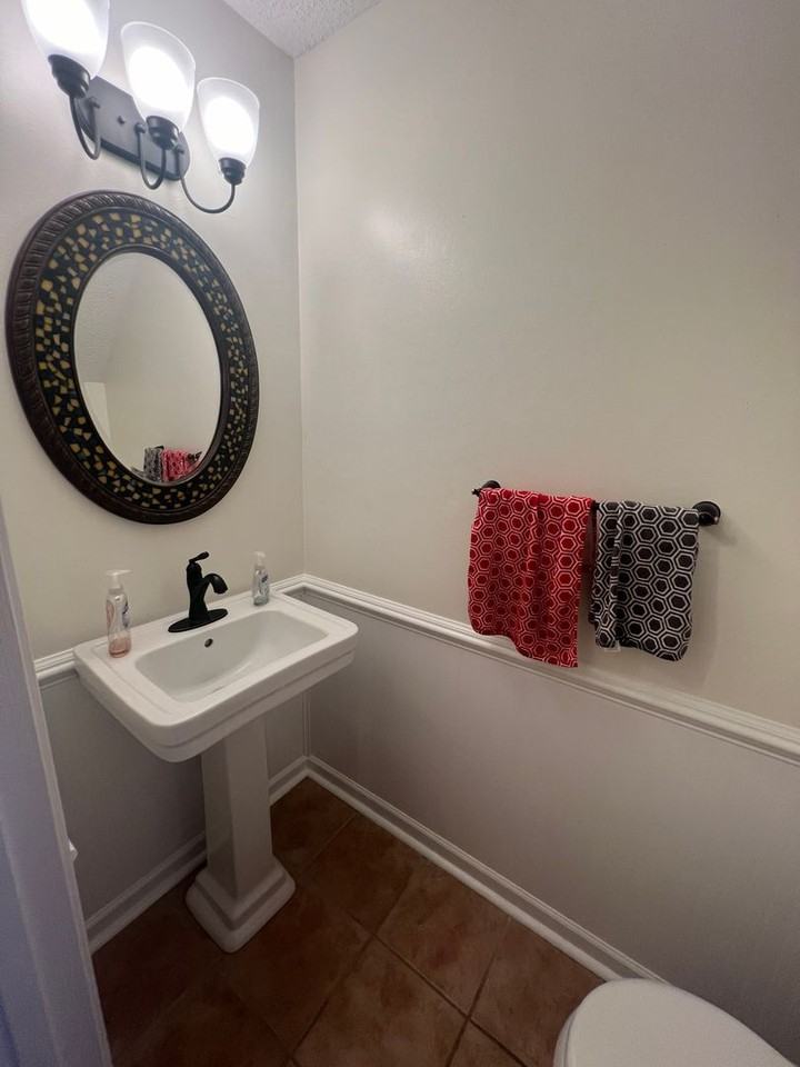 104 Kingsbridge Ln - Photo 5 of 18