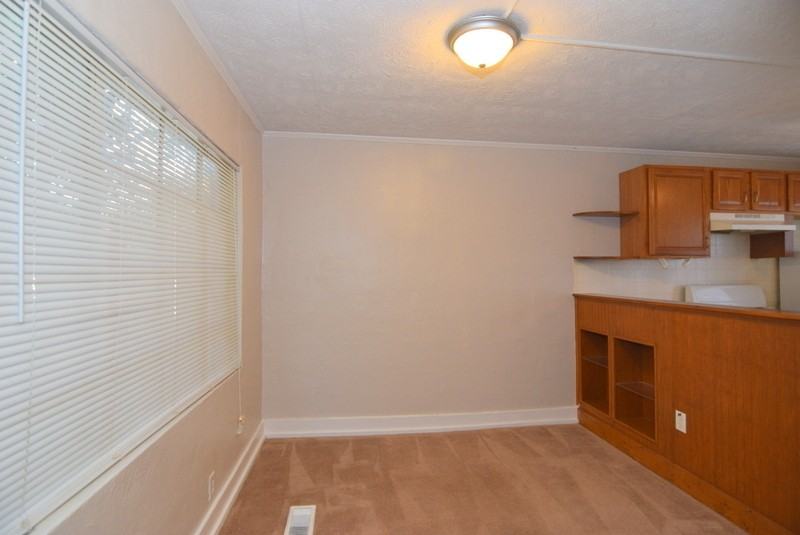 1005B Eustis Dr - Photo 2 of 12
