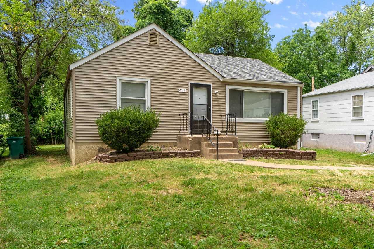 2019 Raven Dr - Photo 3 of 32