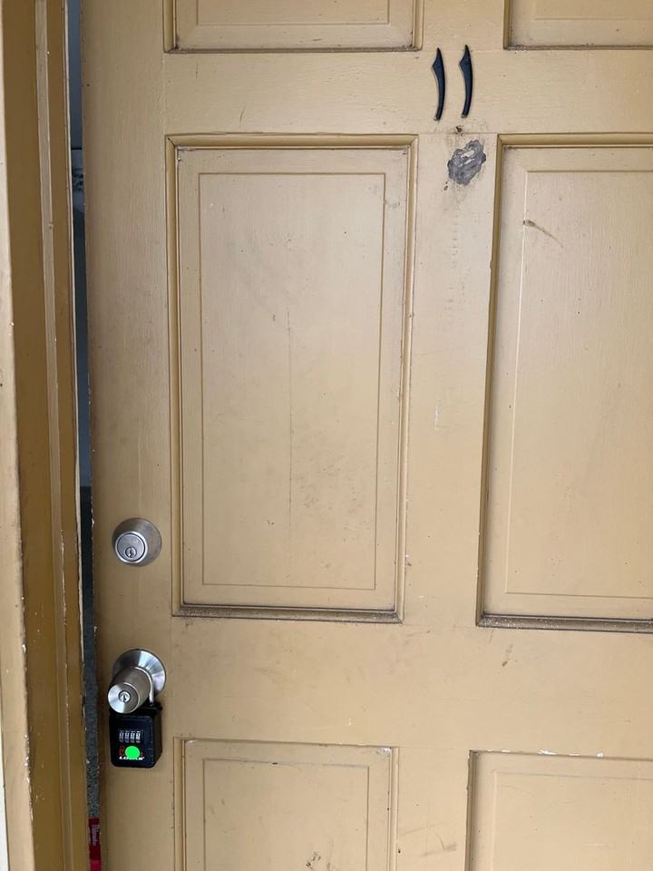 305 E Dakin Ave - Photo 2 of 10