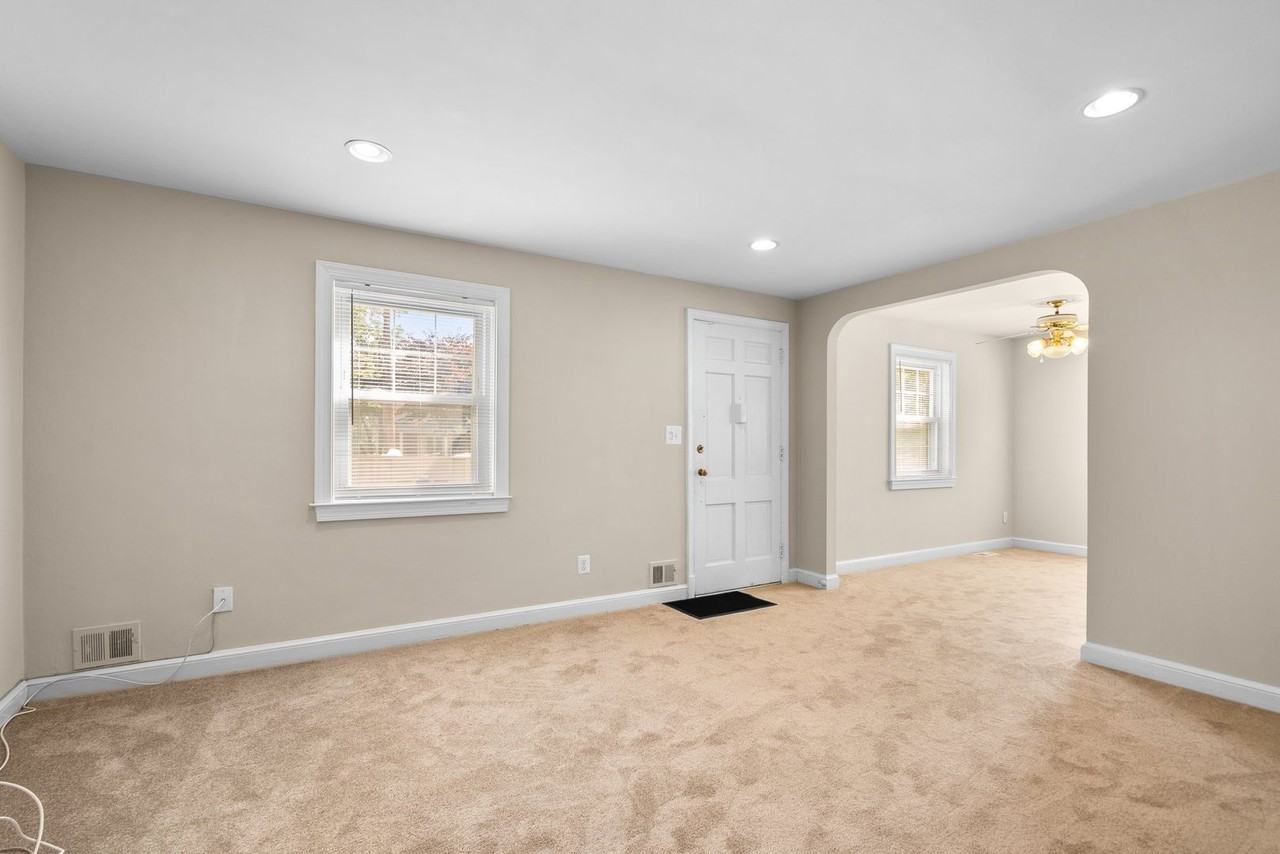 1813 Brisbane St - Photo 2 of 32