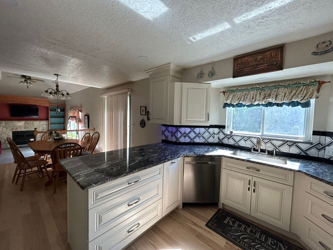 1696 N 280 W - Photo 3 of 15