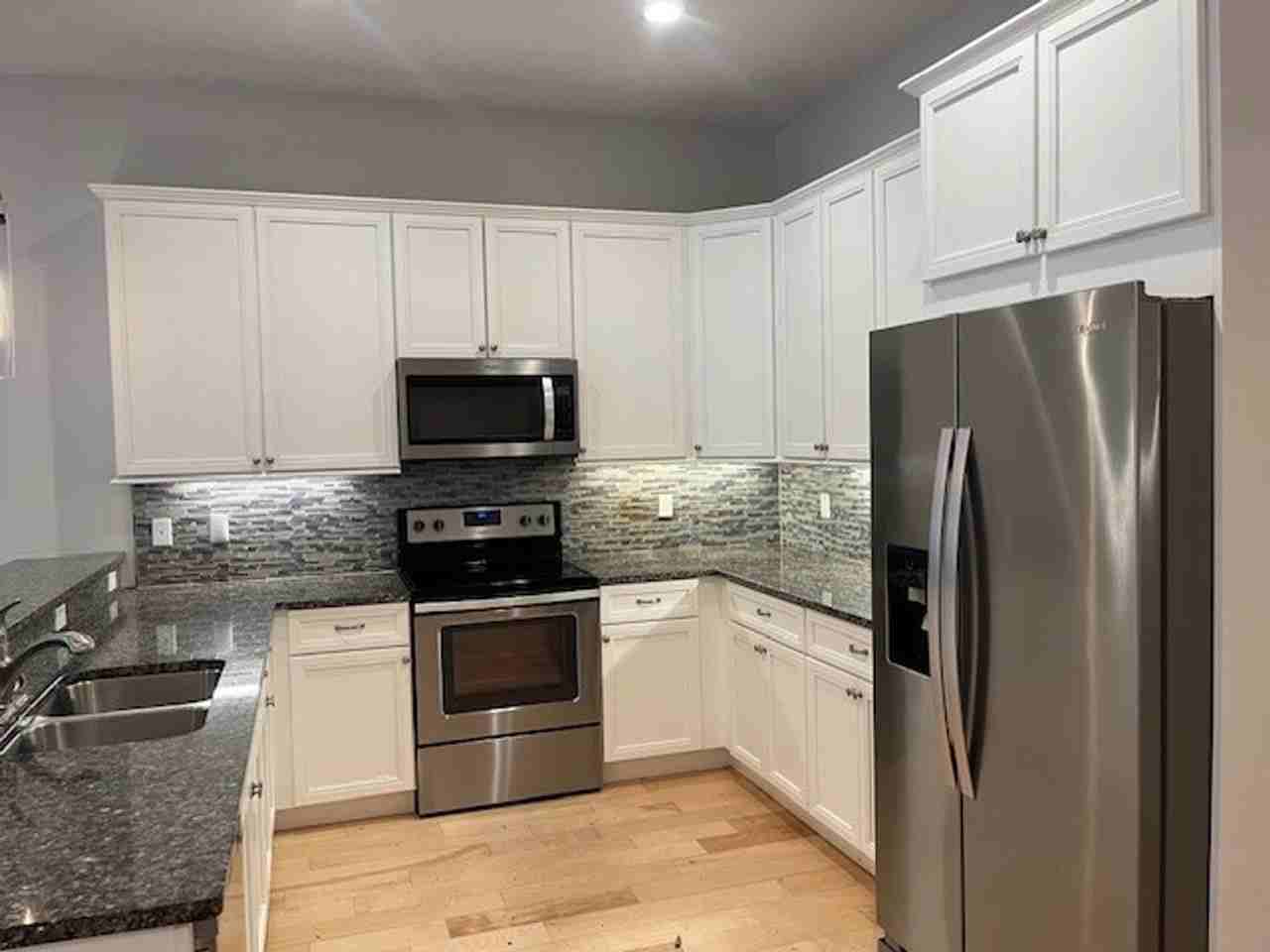505 N Trask St - Photo 2 of 19