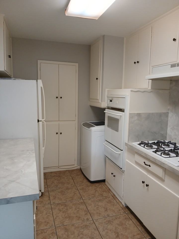401 La Salle Dr #401 - Photo 4 of 16
