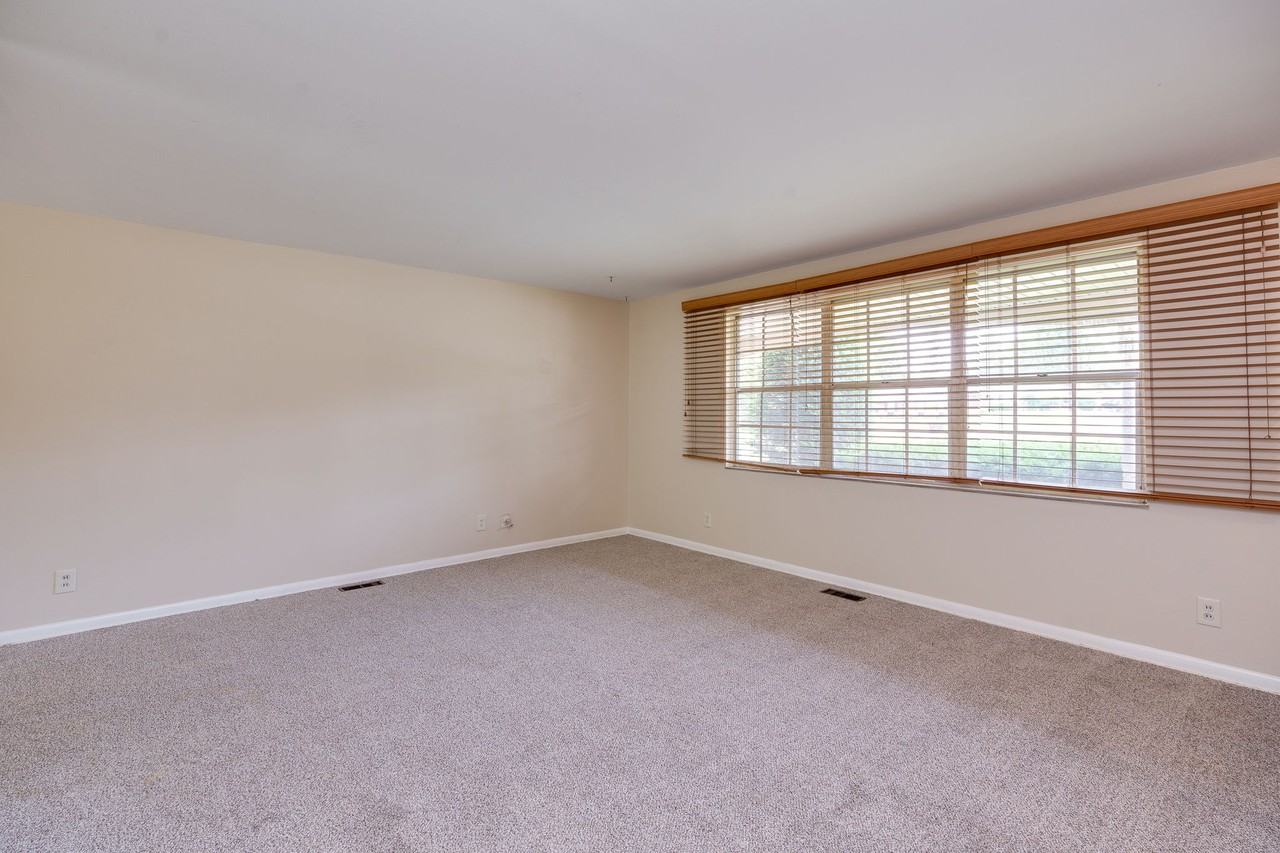 1210 Rona Parkway Dr #NA - Photo 7 of 35