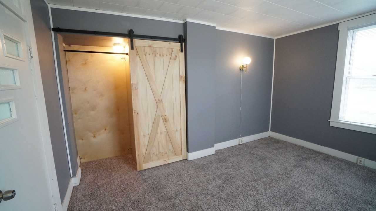 139 W Broadway St #NA - Photo 5 of 21