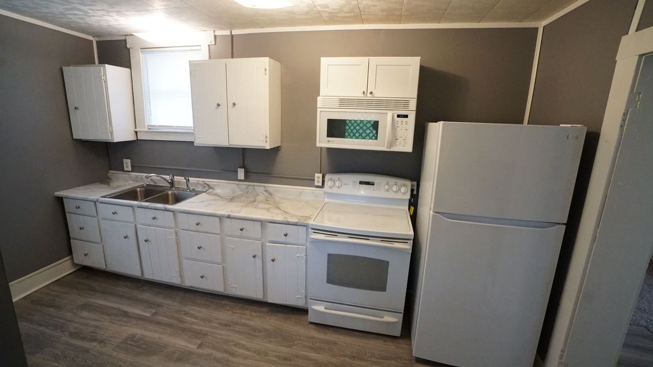 139 W Broadway St #NA - Photo 7 of 21