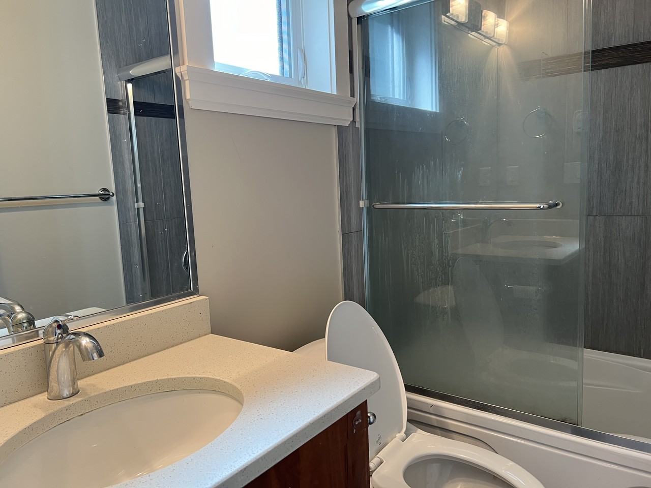 16077 16 Avenue - Photo 4 of 12