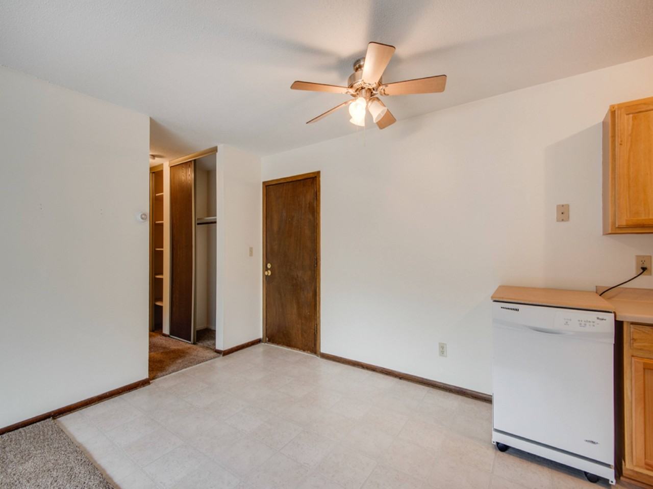 Pinehurst Apartments - Photo 4 of 28