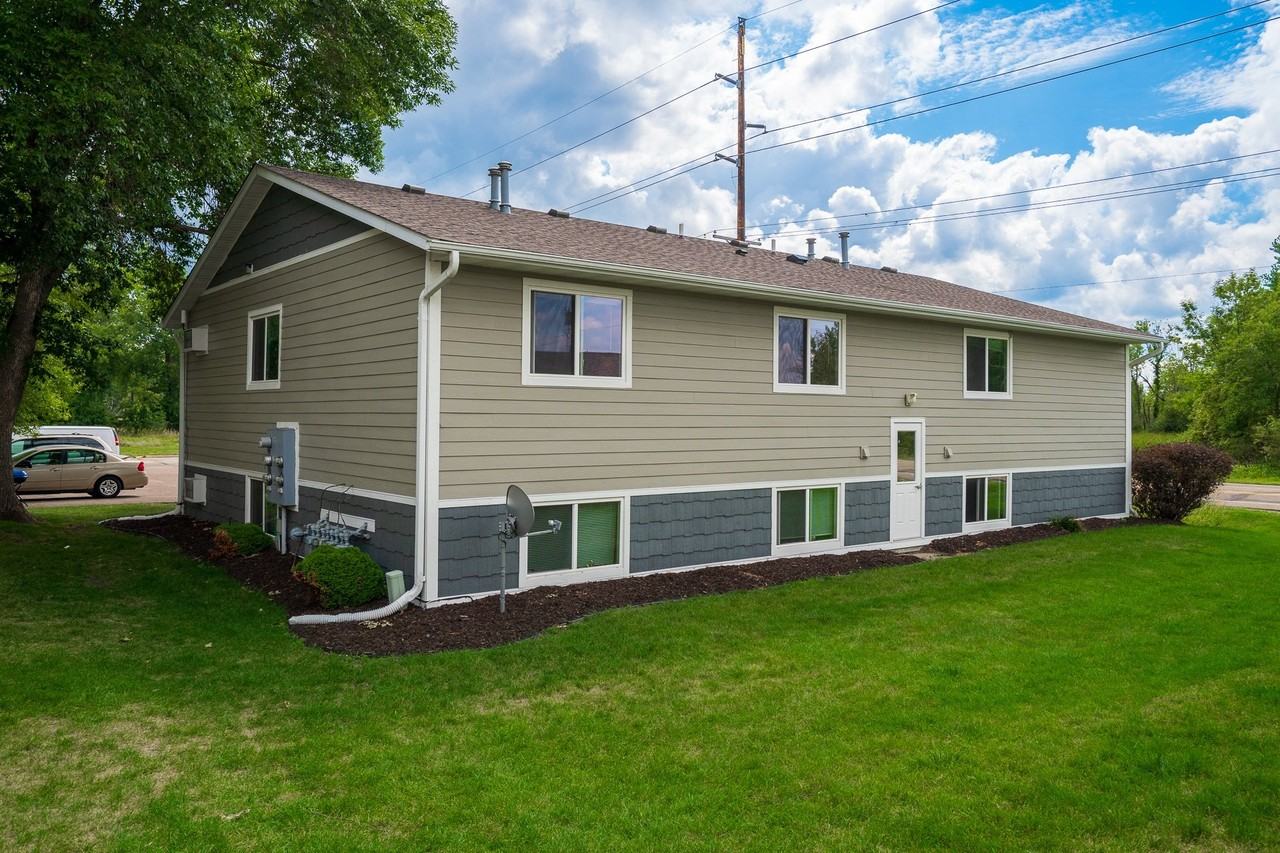 Pines on Eleventh - Photo 5 of 12