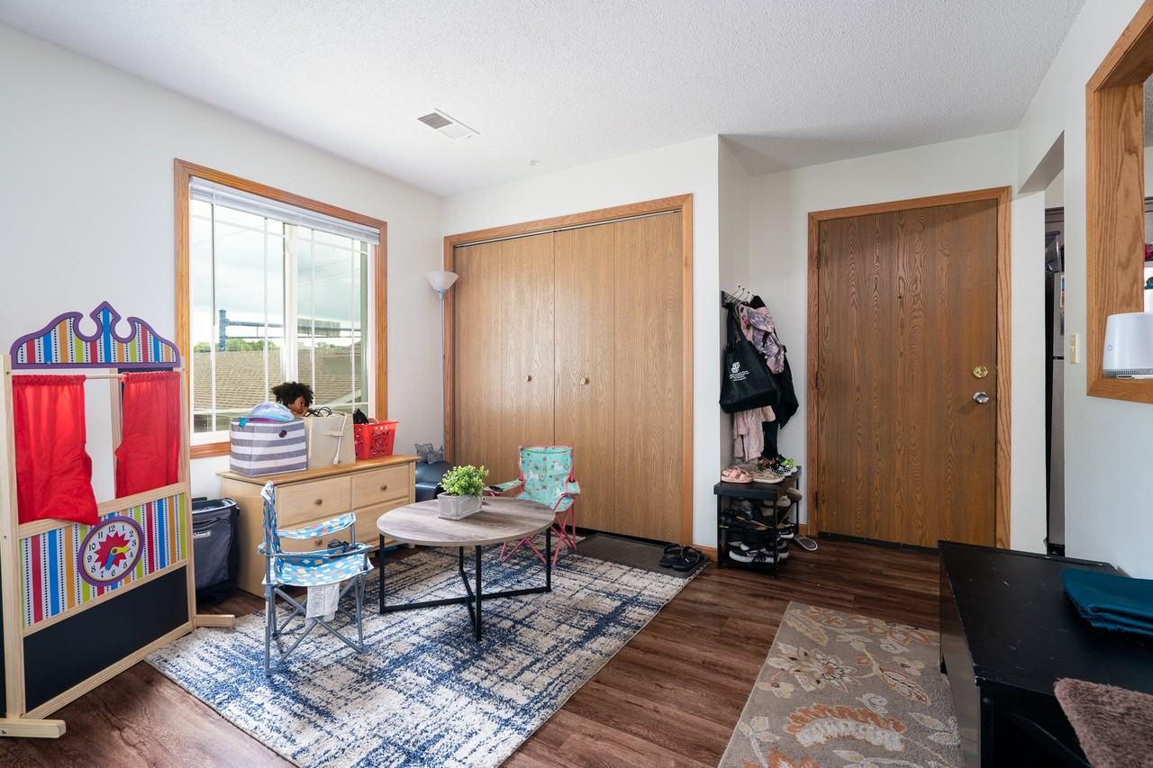 Pines on Eleventh - Photo 6 of 12