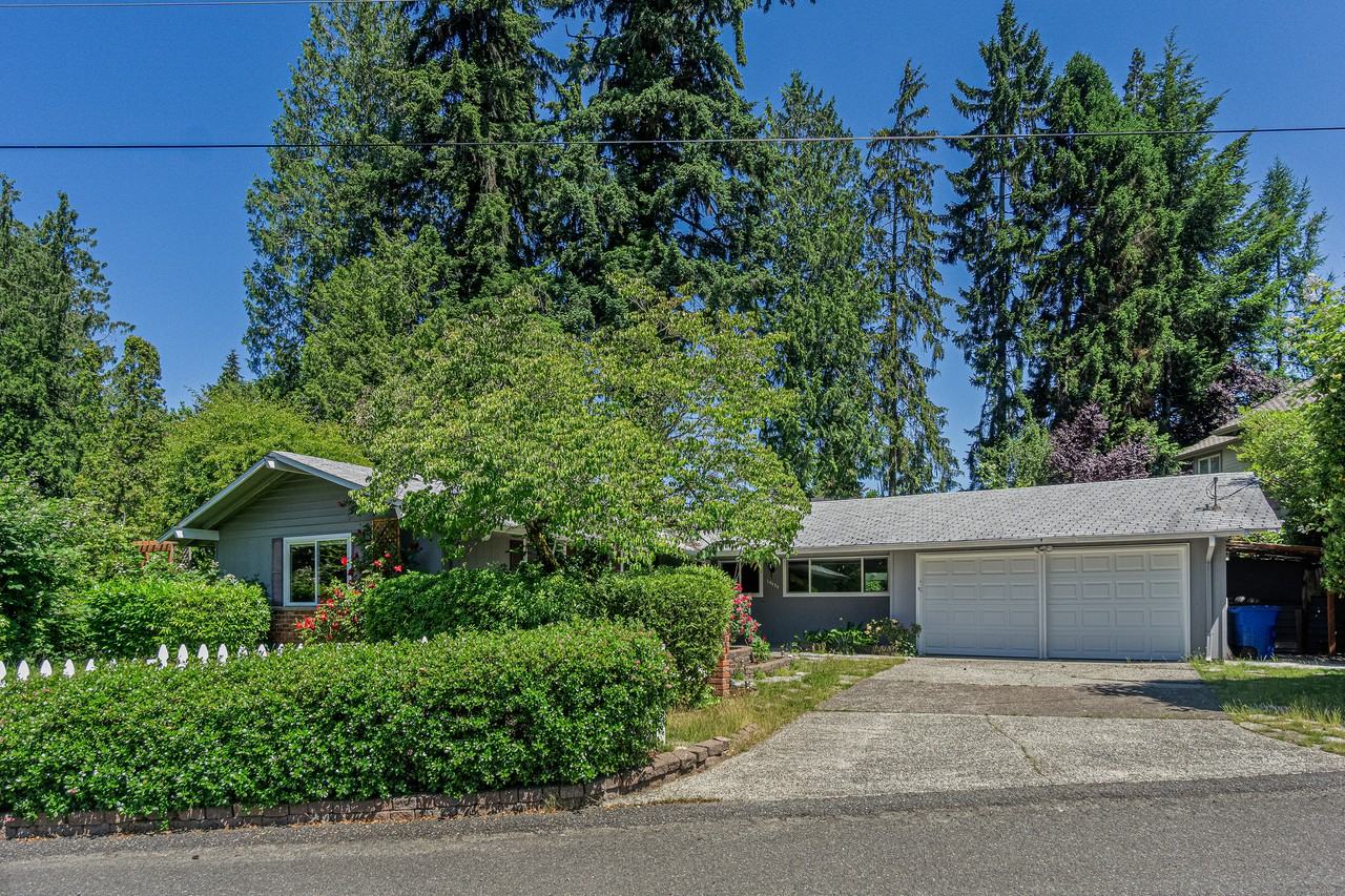 10434 Ne 16th Pl #1 - Photo 3 of 23