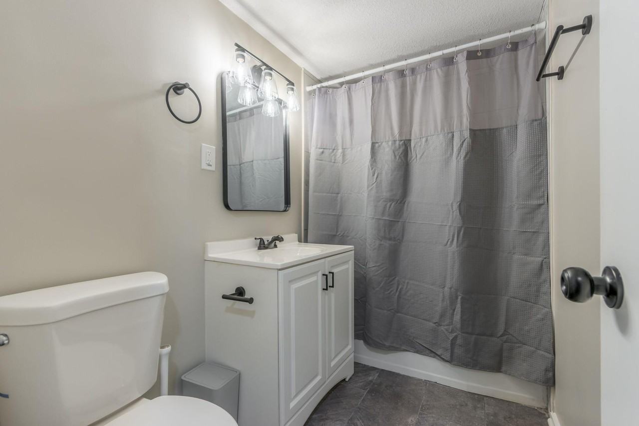 S Forest Ave - Photo 2 of 9