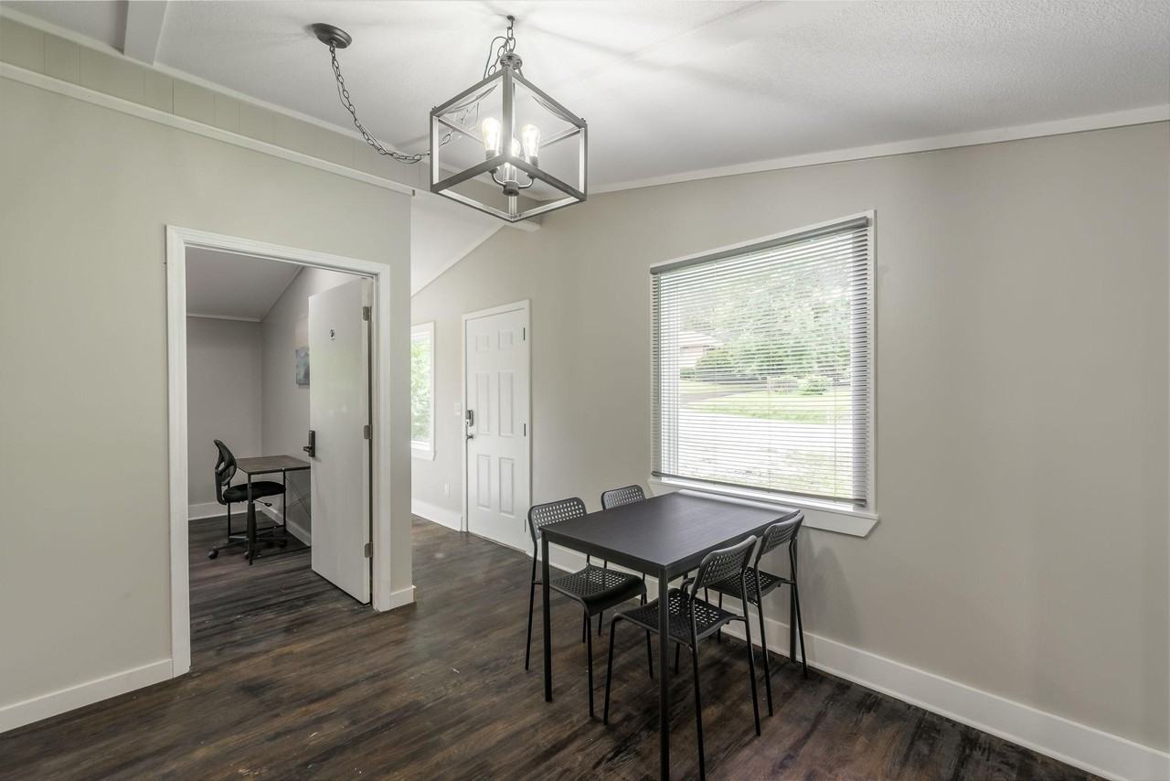 S Forest Ave - Photo 3 of 9