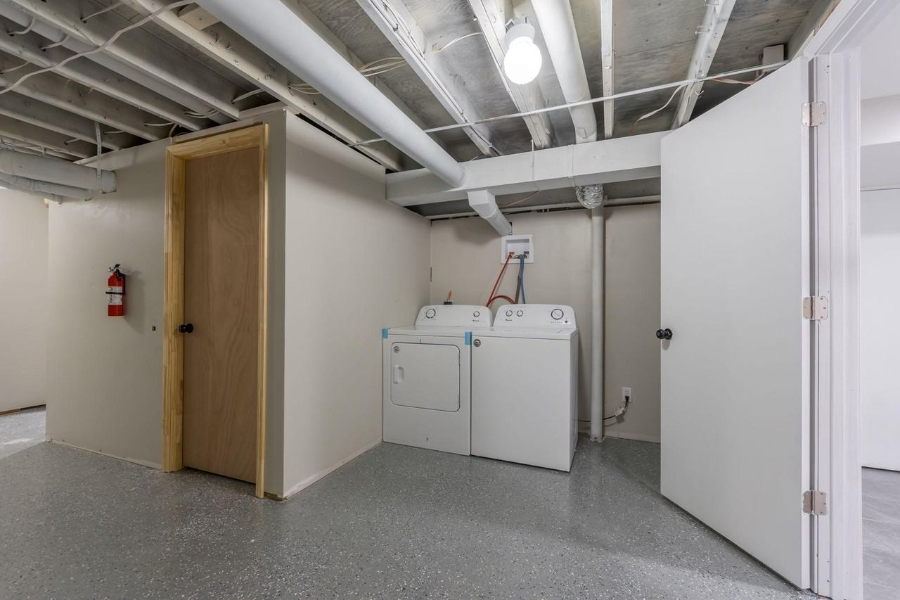 S Forest Ave - Photo 7 of 9