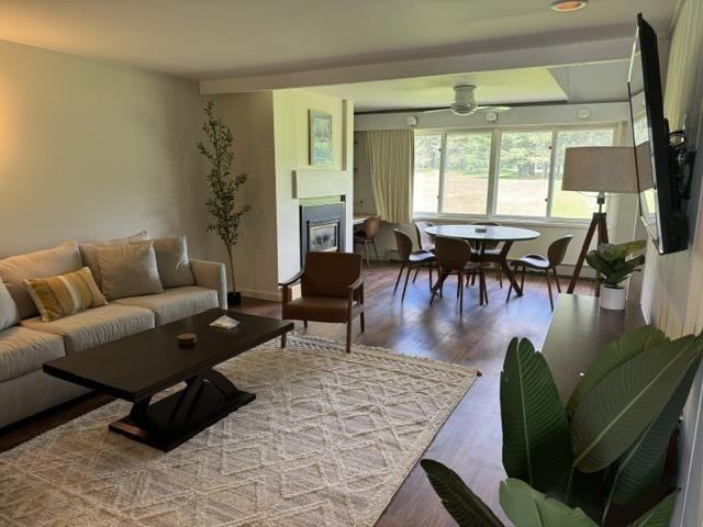 185 Village Green Dr - Photo 3 of 13