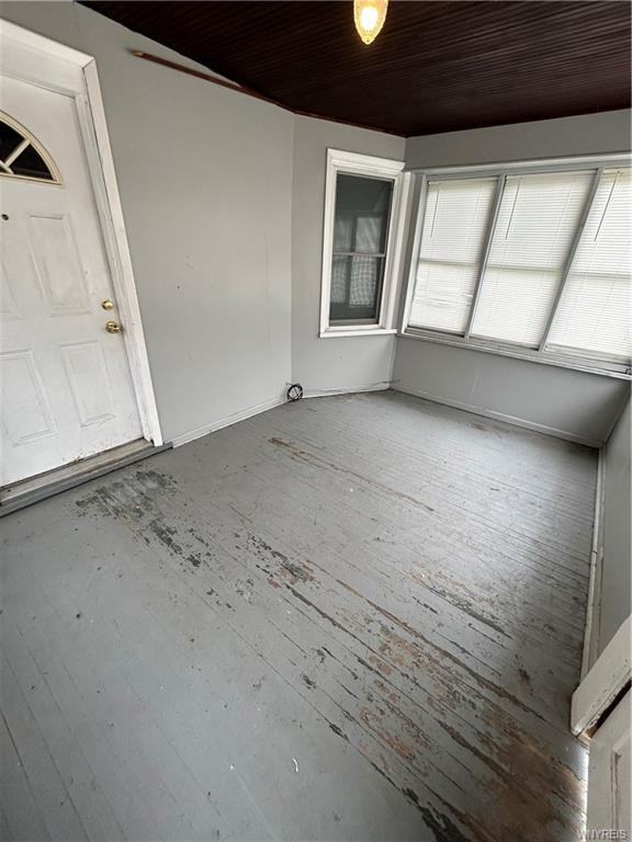 114 S Plymouth Ave - Photo 2 of 17