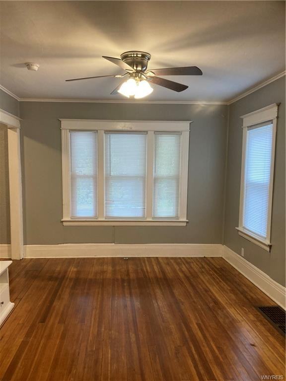 659 Seward St - Photo 3 of 19