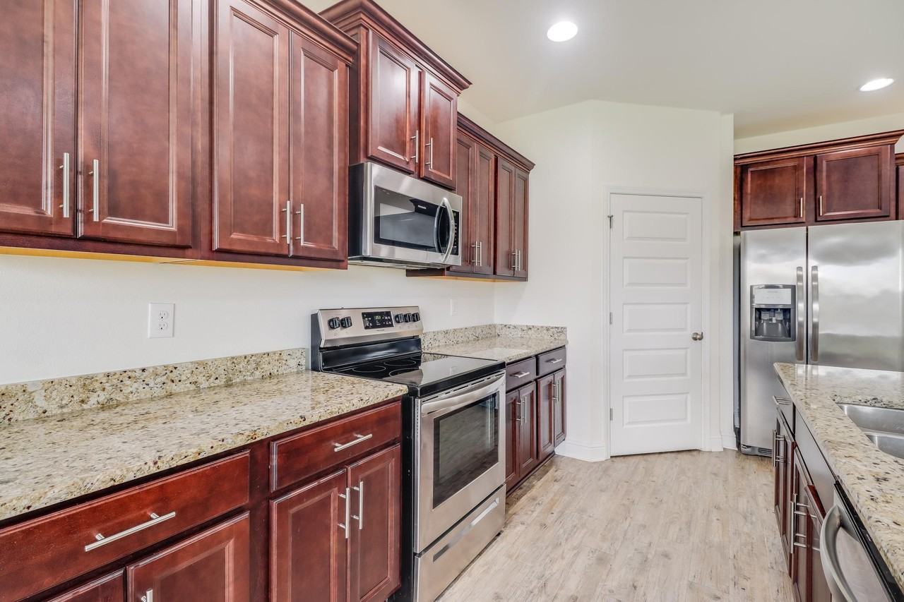 10837 Chapelwood Dr #1 - Photo 6 of 19