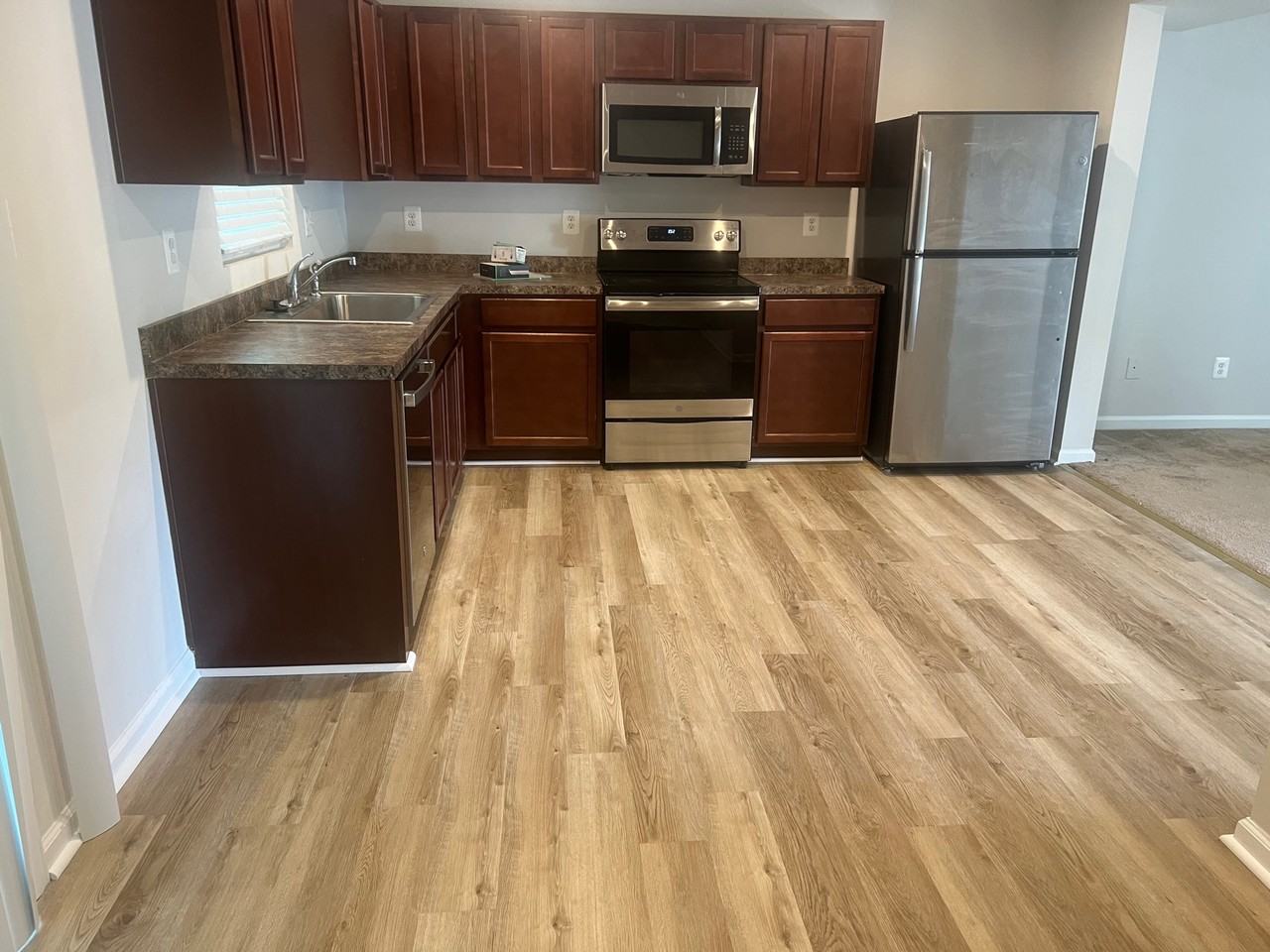 108 Azalea Cir - Photo 3 of 9