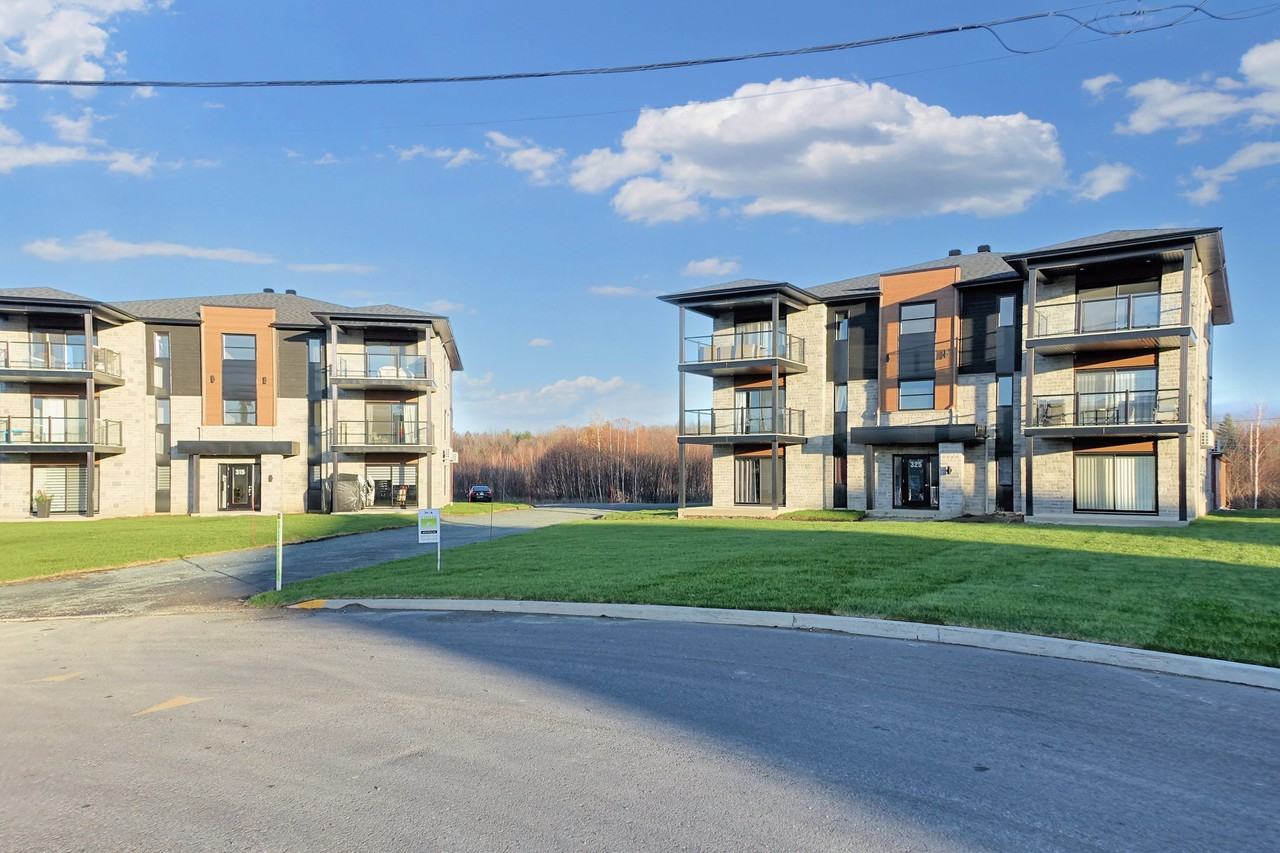 315-325 Du ruisseau - Photo 2 of 13