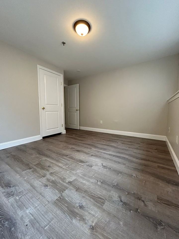 Stevens Street Apartments - Photo 5 of 14